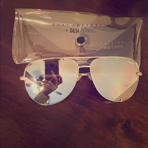 Quay sunglasses - worn once - great condition 🌸